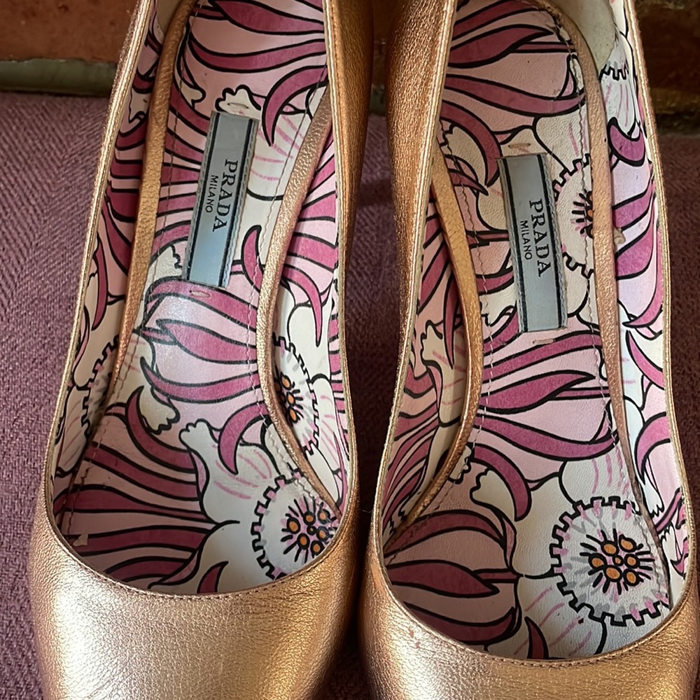 PRADa Rose Gold  shiny leather pumps heel  stiletto - Picture 4 of 10